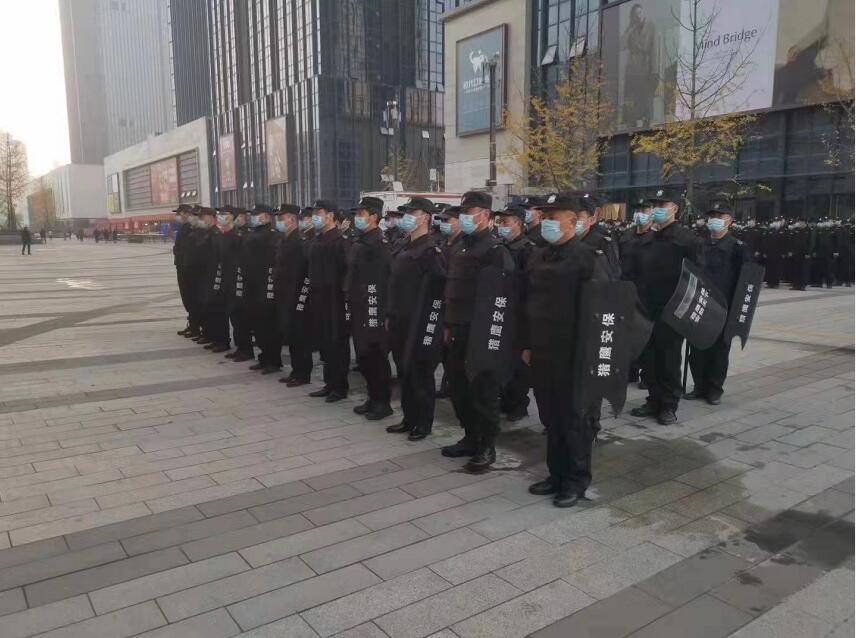 東津民發(fā)世紀(jì)廣場(chǎng)盛大開業(yè),獵鷹保安盡銳出戰(zhàn),全程守護(hù)!