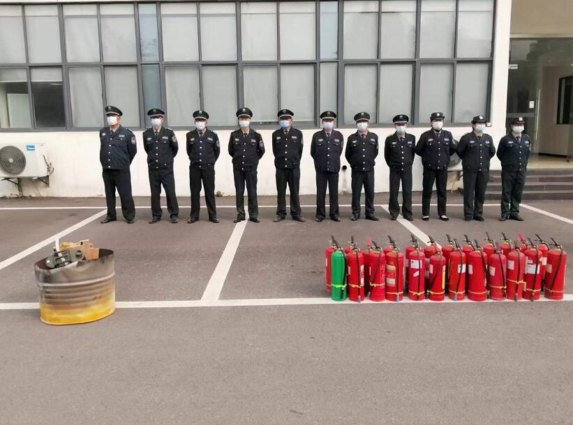 襄陽獵鷹保安招聘公司給您介紹一下泡沫滅火器的種類及工作原理！