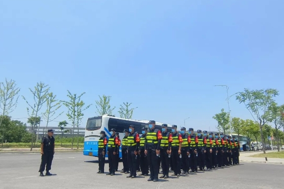 在襄閉幕！獵鷹保安圓滿完成“大藝展”安保任務(wù)